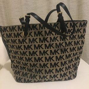Michael Kors Signature Logo Tote
